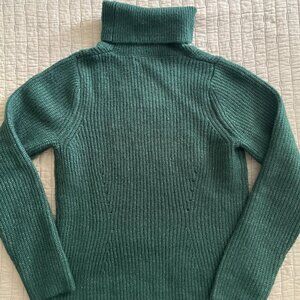 Turtle neck Mango green sweater